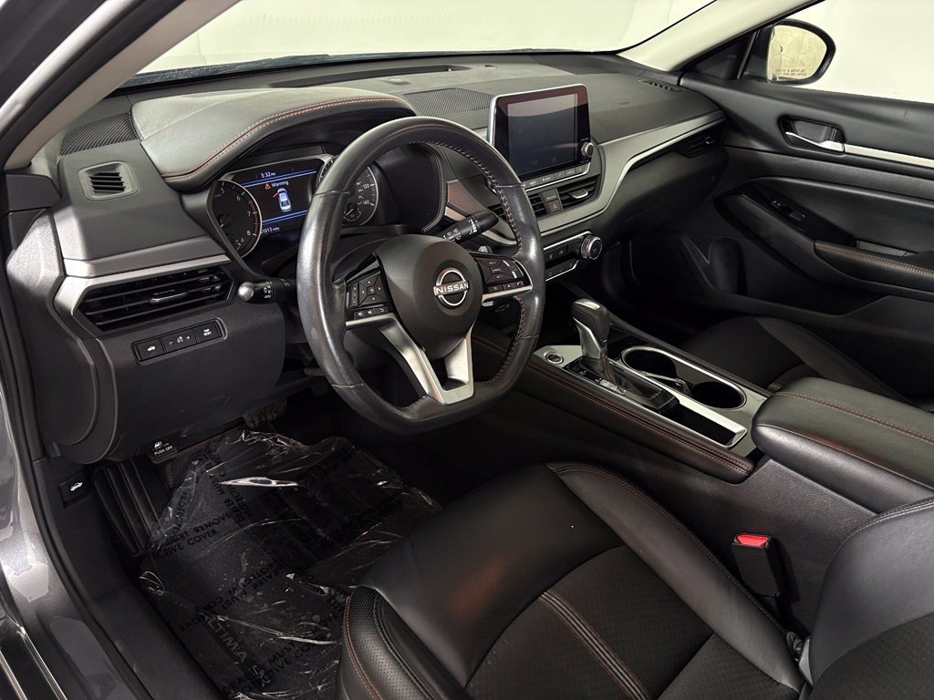 Used 2024 Nissan Altima 2.5 SR FWD image 15