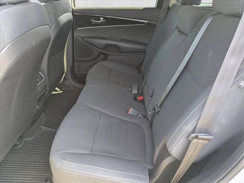 Used 2018 Kia Sorento L FWD image 19