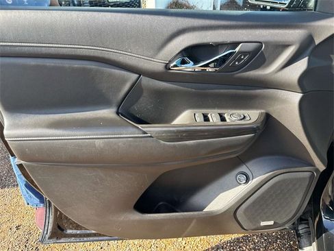 Used 2019 GMC Acadia SLT image 24