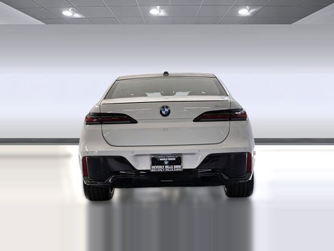 New 2026 BMW 740i image 10