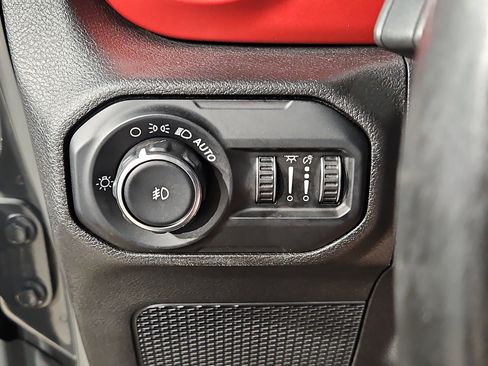 Used 2021 Jeep Wrangler Unlimited Rubicon AWD/4WD image 26