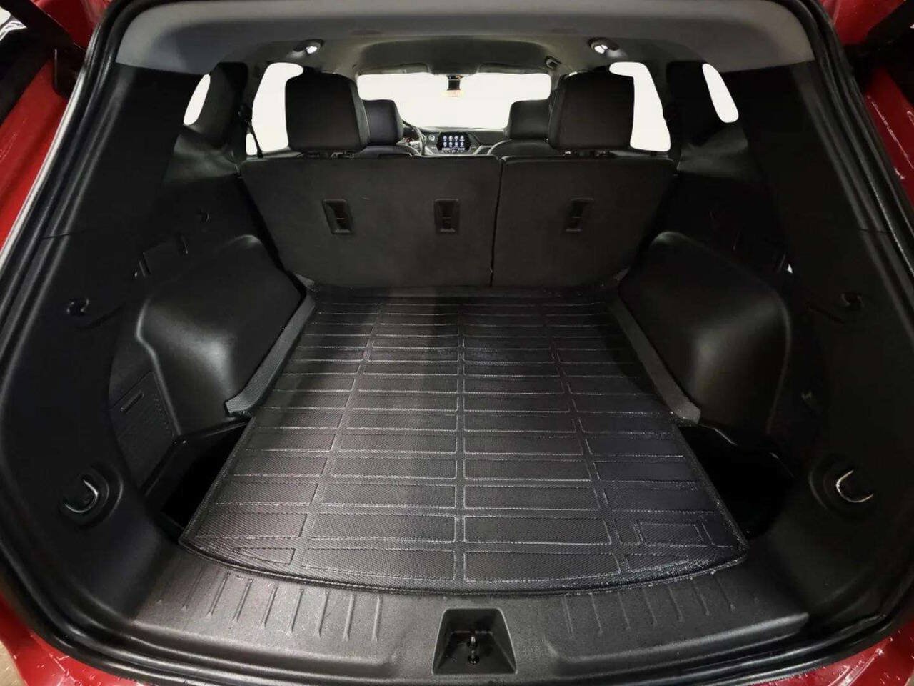Used 2022 Chevrolet Blazer LT w/ Sound & Technology Package FWD image 5