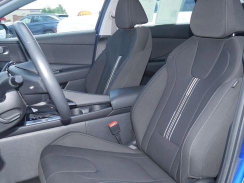 Used 2025 Hyundai Elantra SEL FWD image 7