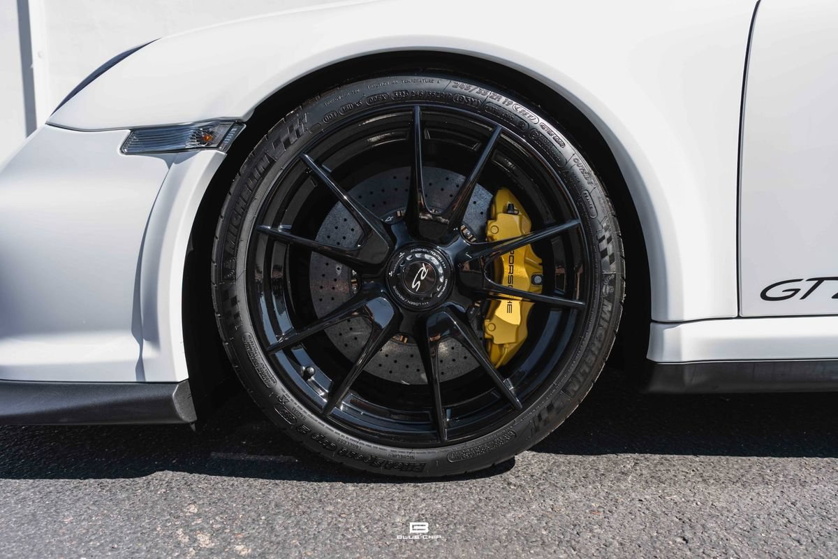 Used 2011 Porsche 911 GT2 RS RWD image 5