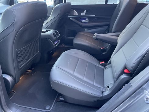 Certified 2025 Mercedes-Benz GLS 450 4MATIC image 40