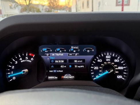 Used 2024 Ford E-350 and Econoline 350 Super Duty w/ Driver's Safety Package image 17