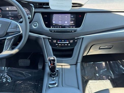 Certified 2025 Cadillac XT5 Premium Luxury image 29