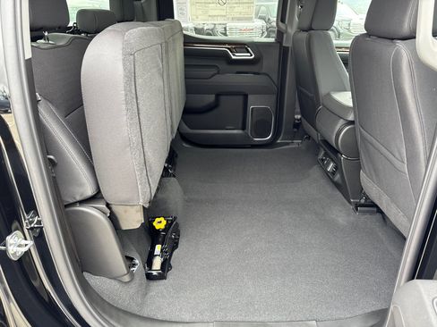 Used 2026 GMC Sierra 1500 SLE image 17