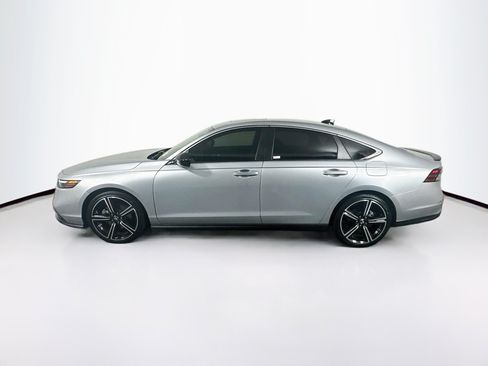 Used 2025 Honda Accord Sport image 4