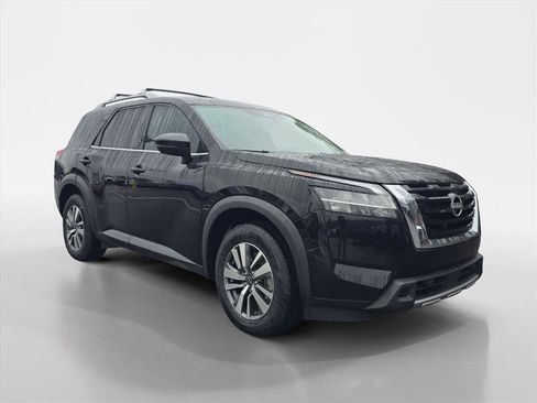 Used 2023 Nissan Pathfinder SL image 7
