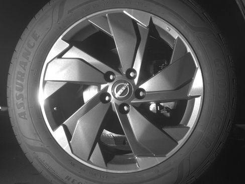 Used 2025 Nissan Rogue SV AWD/4WD image 13