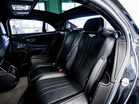 Used 2021 Bentley Flying Spur W12 image 59