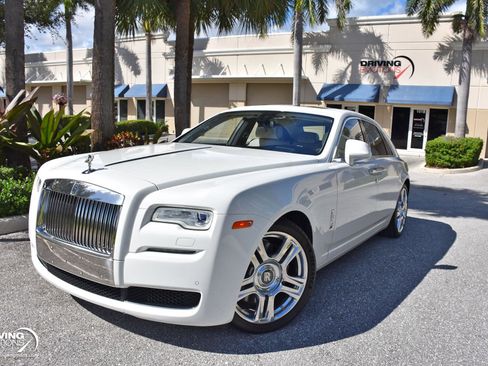 Used 2015 Rolls-Royce Ghost image 37