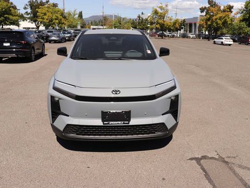 Used 2026 Toyota C-HR AWD/4WD image 2