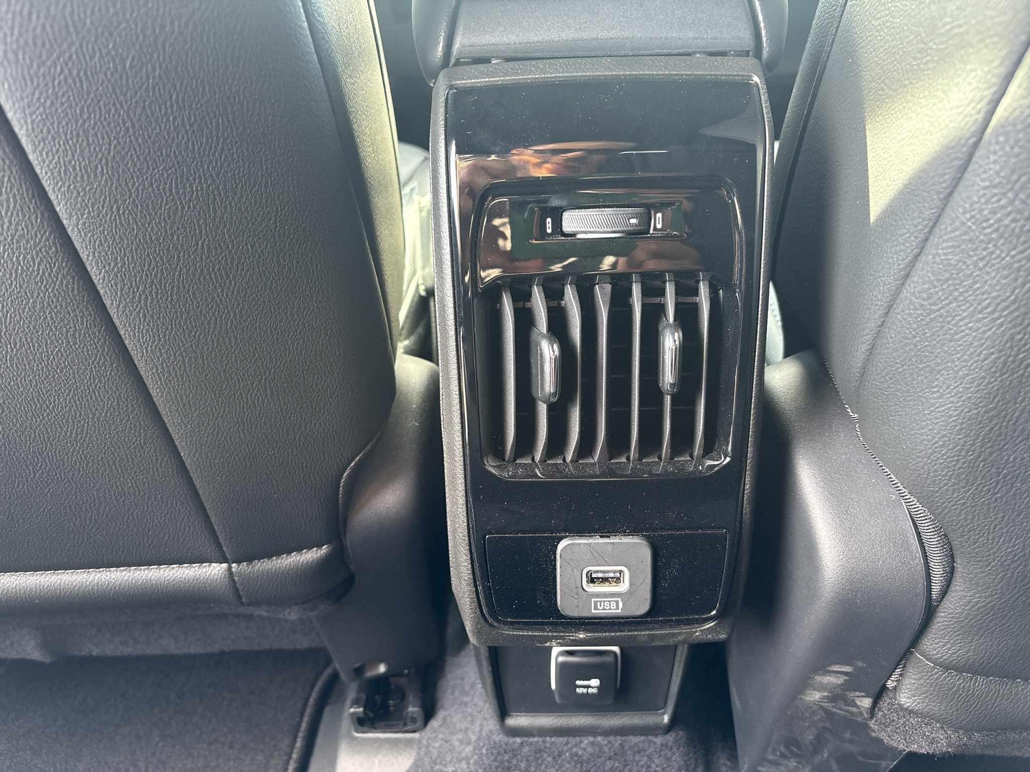 Used 2026 Jeep Compass Latitude AWD/4WD image 17