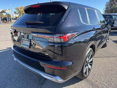 New 2025 Mitsubishi Outlander SE image 7
