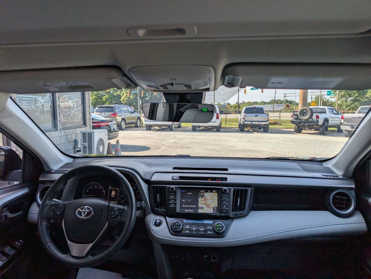 Used 2017 Toyota RAV4 Limited FWD image 21