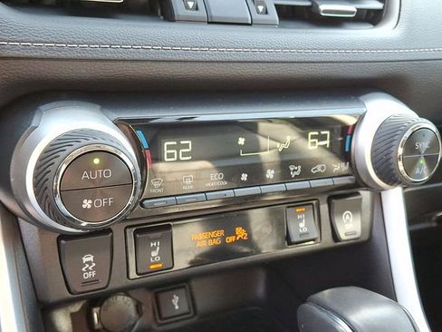 Certified 2022 Toyota RAV4 XLE Premium AWD/4WD image 18
