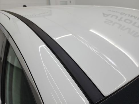 Used 2024 Chrysler Pacifica Touring-L image 4