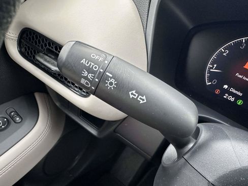 Used 2023 Honda HR-V LX image 19