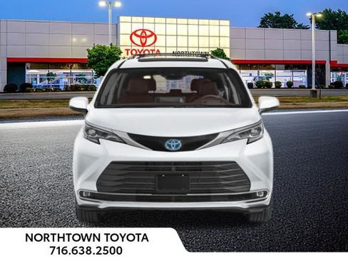 New 2026 Toyota Sienna Platinum AWD/4WD image 5