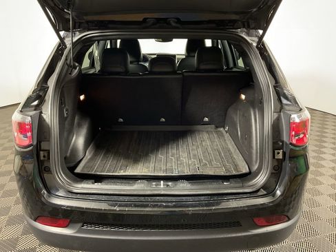 Used 2022 Jeep Compass Altitude w/ Sun and Sound Group image 16