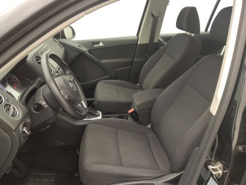 Used 2017 Volkswagen Tiguan Limited w/ Premium Package AWD/4WD image 17