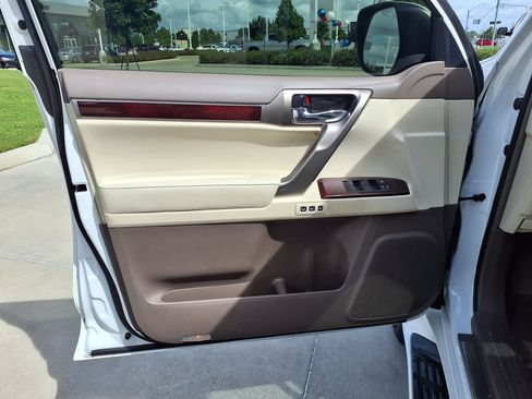 Used 2018 Lexus GX 460 Premium w/ Premium Package AWD/4WD image 11