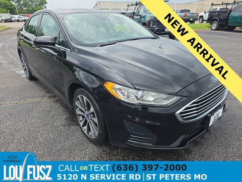 Used 2020 Ford Fusion SE AWD/4WD image 1