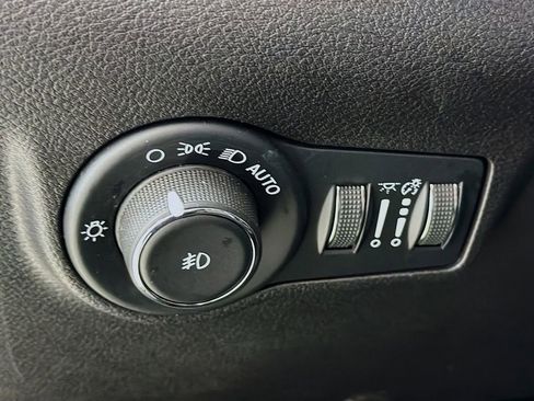 Used 2025 Jeep Compass Limited AWD/4WD image 12