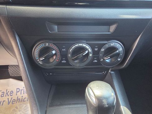 Used 2014 MAZDA MAZDA3 i Sport FWD image 17