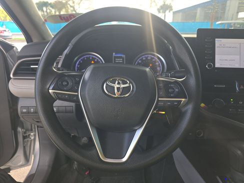 Used 2021 Toyota Camry LE image 11
