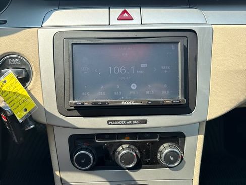 Used 2010 Volkswagen CC Sport FWD image 18