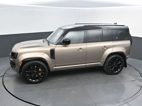 New 2026 Land Rover Defender 110 OCTA AWD/4WD image 33