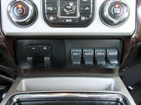 Used 2015 Ford F350 Platinum image 36