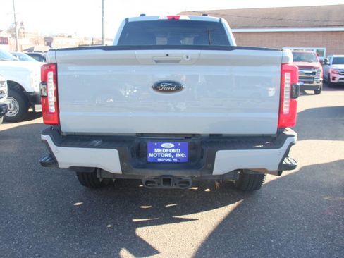 Used 2025 Ford F350 XLT w/ Black Appearance Package image 4