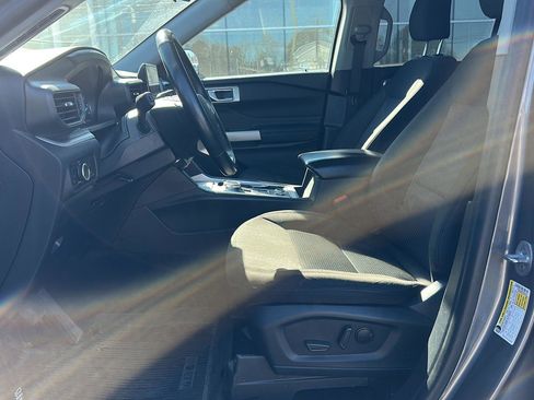 Used 2023 Ford Explorer XLT image 11