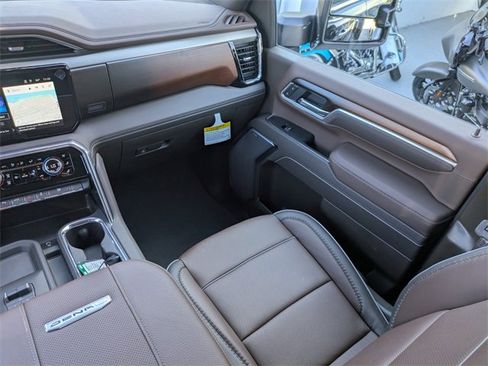 New 2026 GMC Sierra 3500 Denali w/ Denali Reserve Package image 16