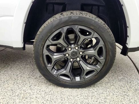 Used 2024 RAM 1500 Limited w/ Night Edition AWD/4WD image 9