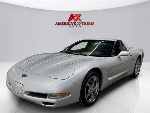 Used 2001 Chevrolet Corvette Coupe w/ Preferred Equipment Group1 RWD image 3