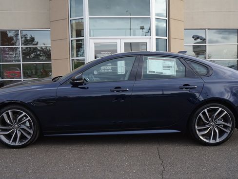 Used 2024 Jaguar XF R-Dynamic SE image 7