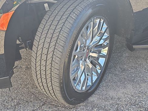 Certified 2024 GMC Yukon XL Denali AWD/4WD image 40
