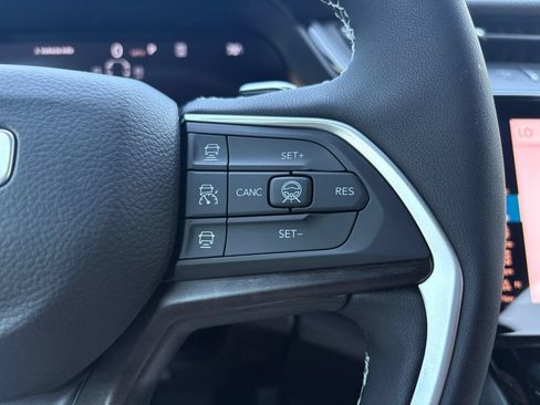 New 2026 Jeep Grand Cherokee L 4WD image 17