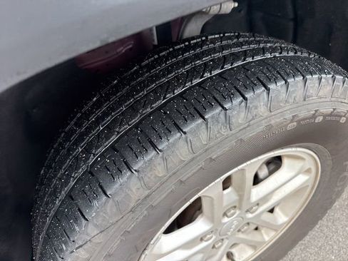 Used 2023 Jeep Grand Cherokee Laredo image 10