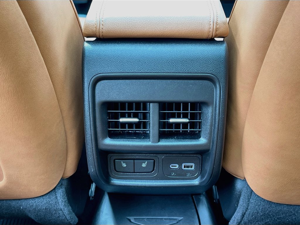 Certified 2023 Cadillac XT4 Premium Luxury FWD image 31