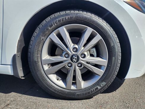 Used 2018 Hyundai Elantra SEL FWD image 16
