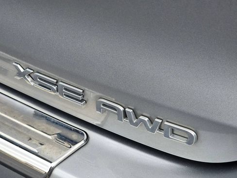 Used 2023 Toyota Highlander XSE AWD/4WD image 12