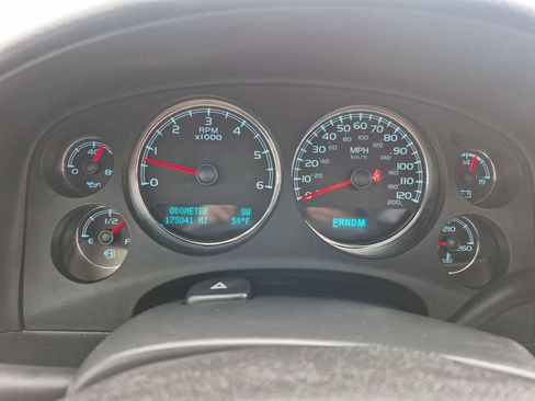Used 2012 Chevrolet Avalanche LTZ AWD/4WD image 16