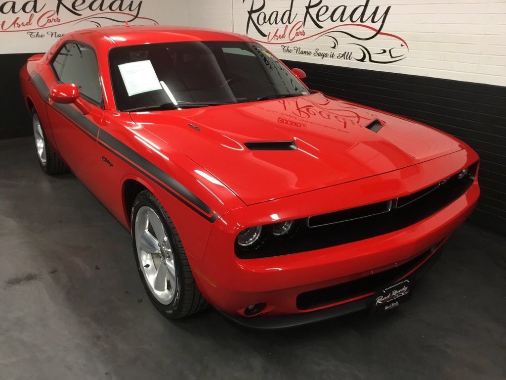 Used 2017 Dodge Challenger R/T Plus RWD image 2