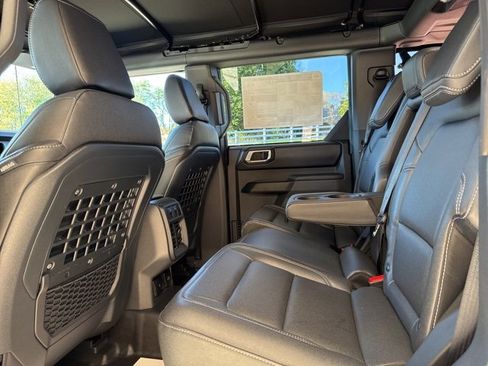 New 2025 Ford Bronco Badlands image 31